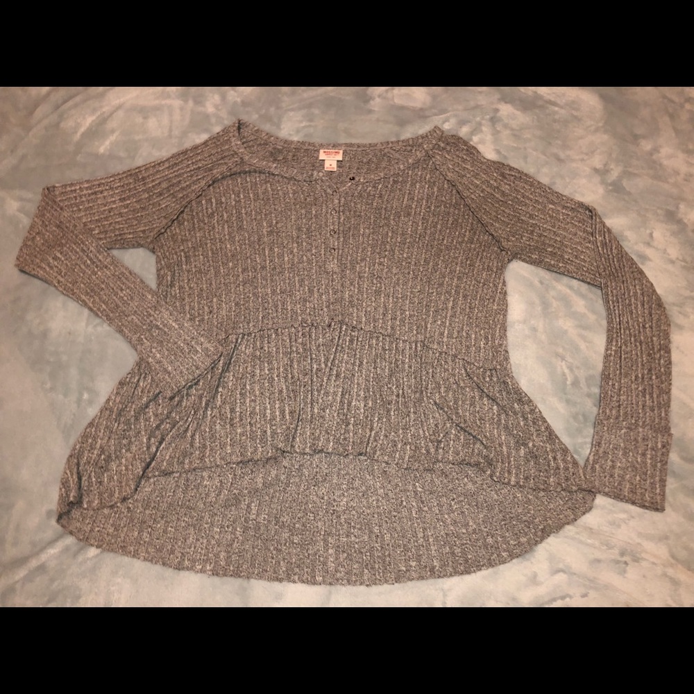 Grey long sleeve shirt